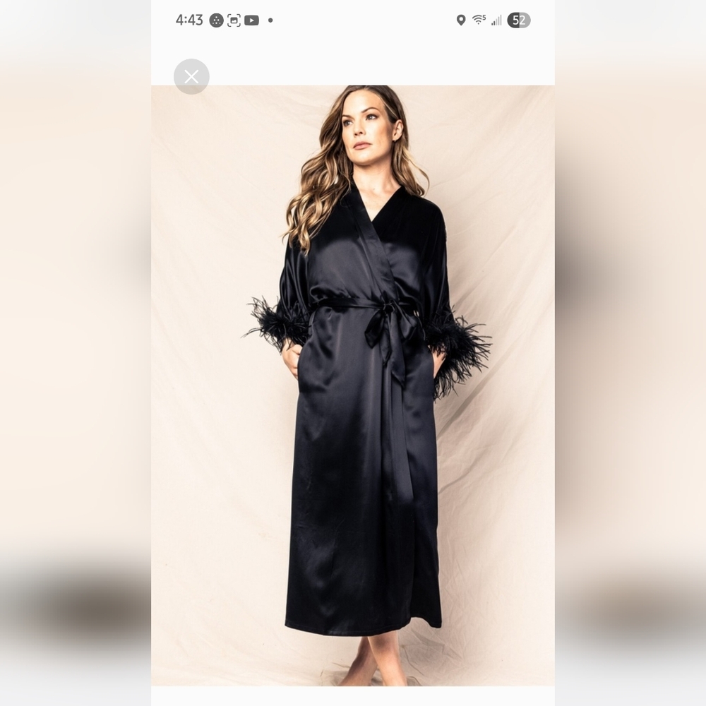 Elegant Black Feather Trim Robe